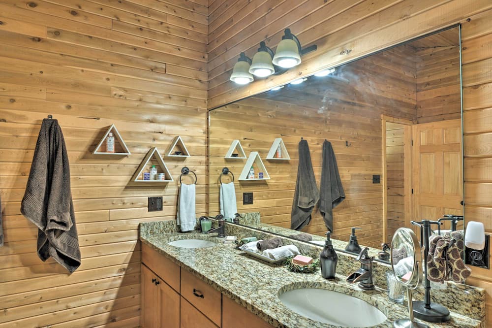 Photo of Bathroom in Indian Lake