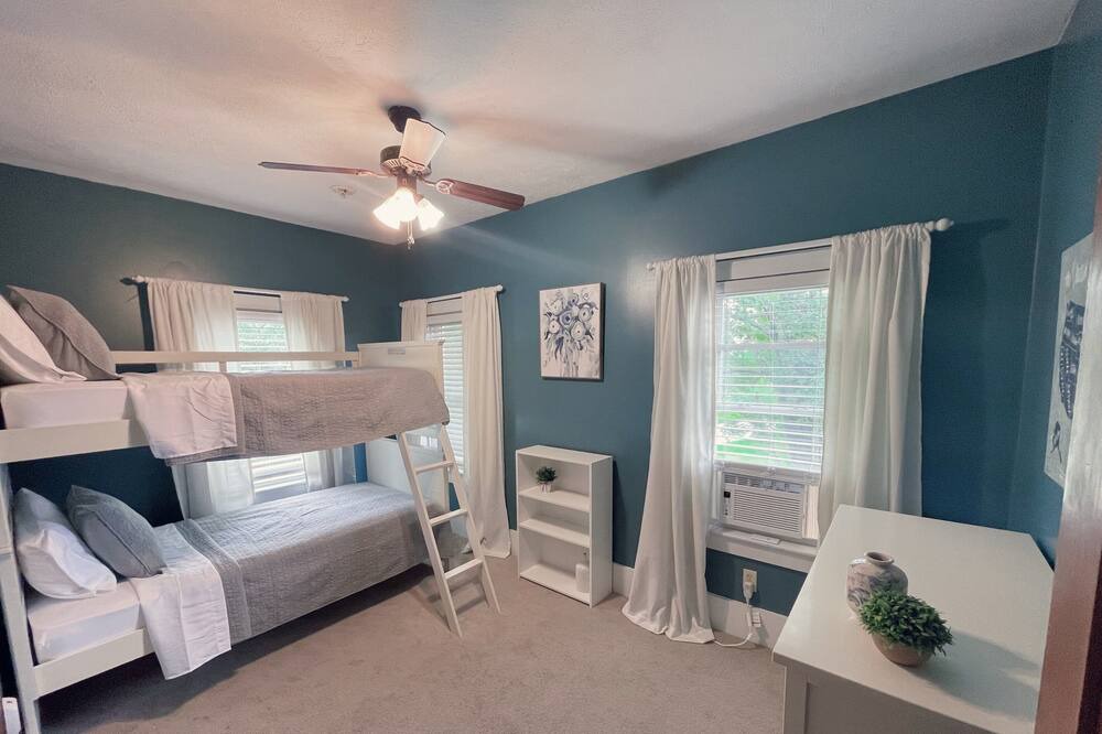 Photo of Bedroom in Elmira
