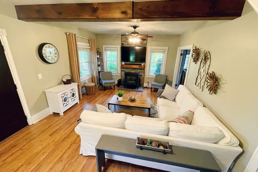 Photo of Bedroom in Elmira