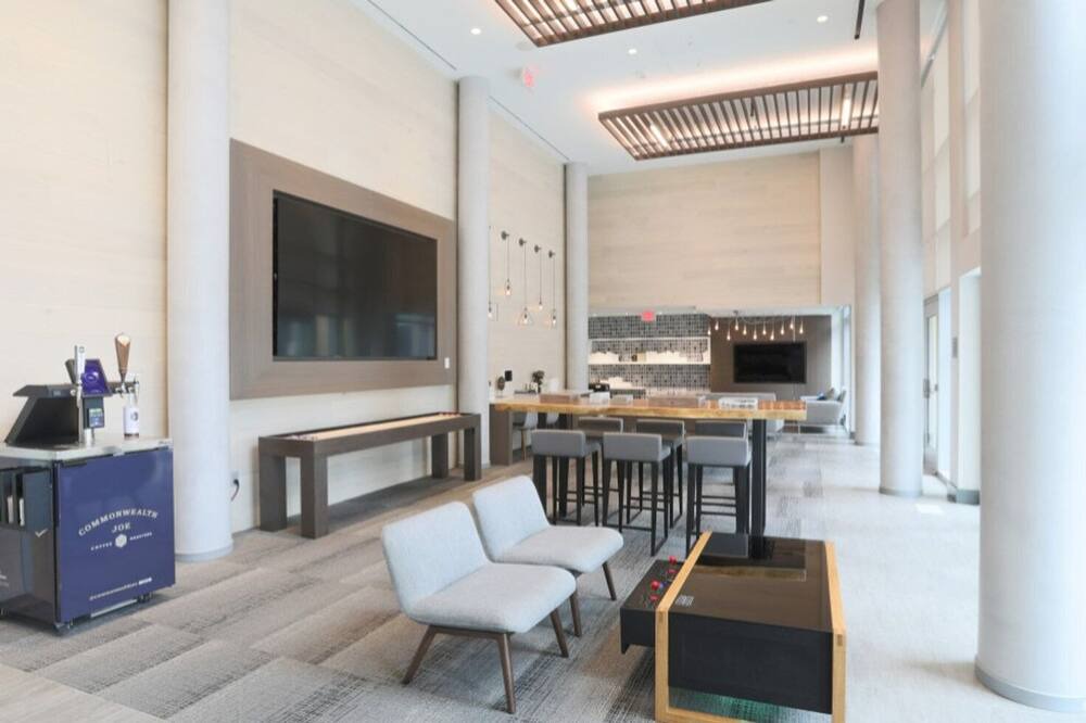 Photo of Livingroom in Crystal City