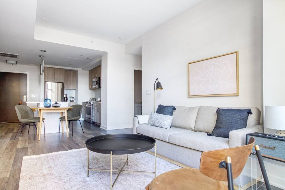 Photo of Livingroom in Crystal City
