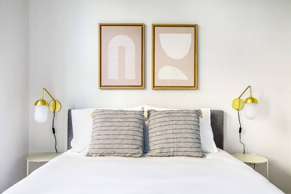 Photo of Bedroom in Crystal City