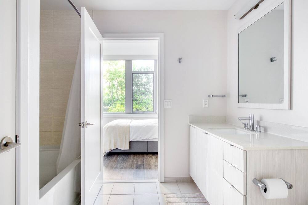 Photo of Bedroom in Crystal City
