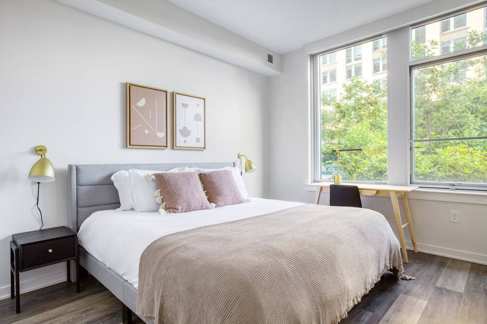 Photo of Bedroom in Crystal City