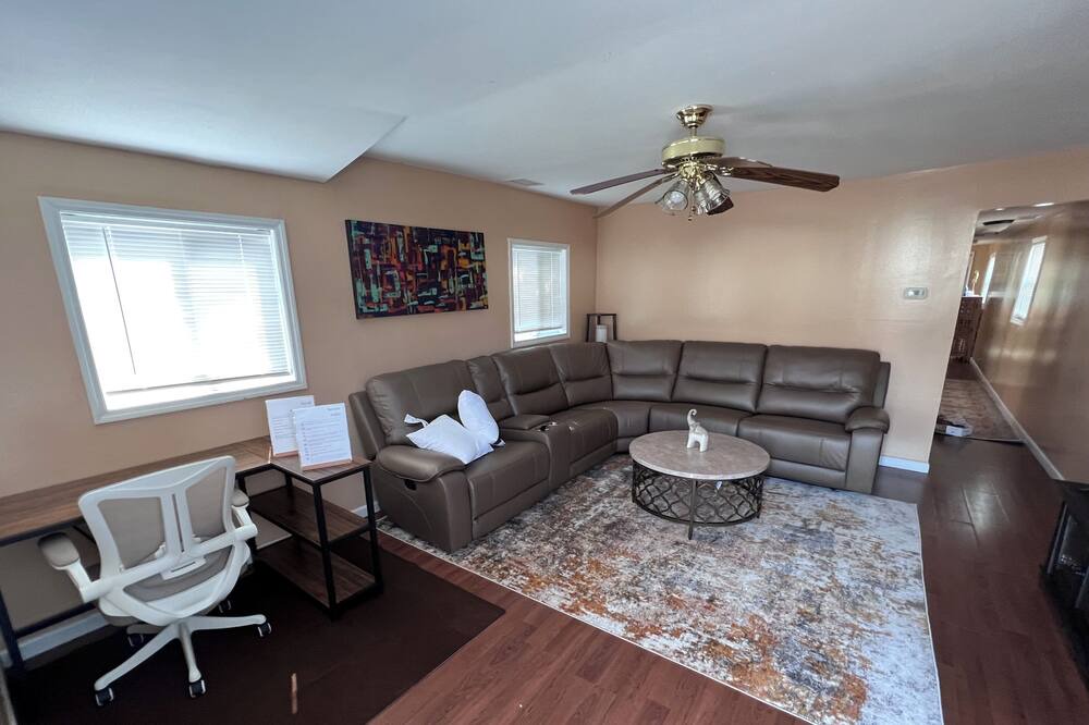 Photo of Livingroom in Keansburg