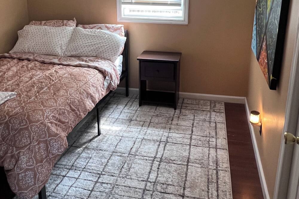 Photo of Bedroom in Keansburg
