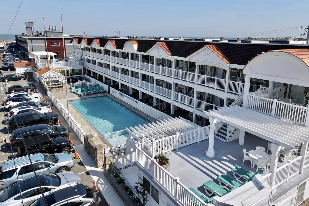 Photo of Outdoor in Avalon
