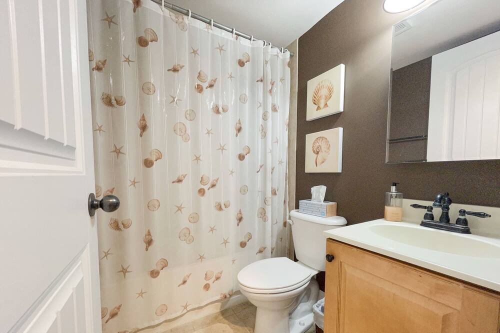 Photo of Bathroom in Avalon