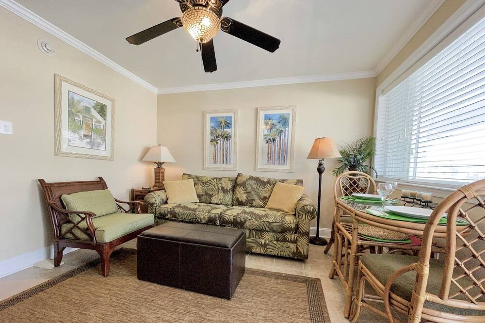 Photo of Livingroom in Avalon