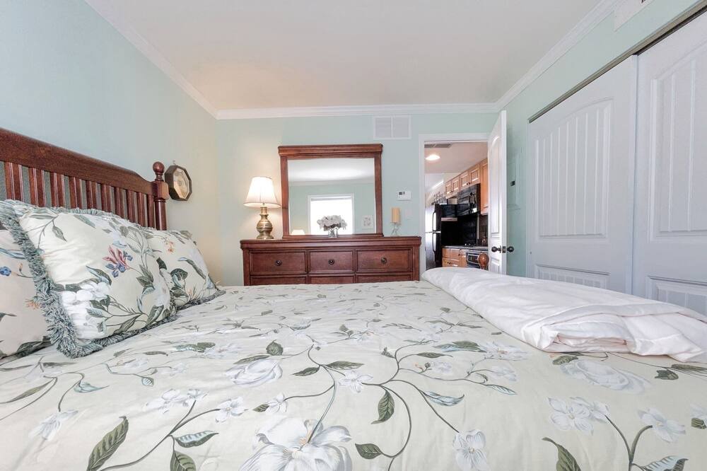 Photo of Bedroom in Avalon