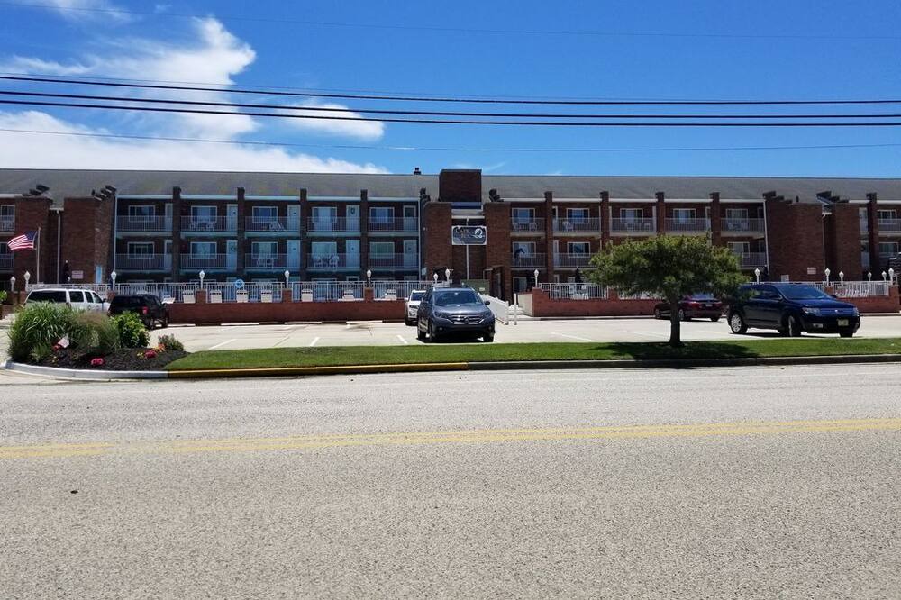 Photo of Outdoor in Admiral Estates