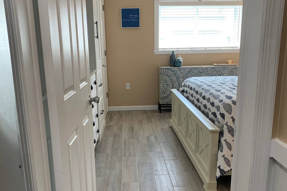 Photo of Bedroom in Admiral Estates