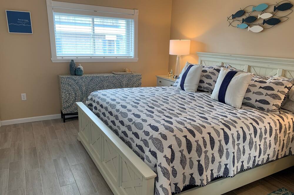 Photo of Bedroom in Admiral Estates