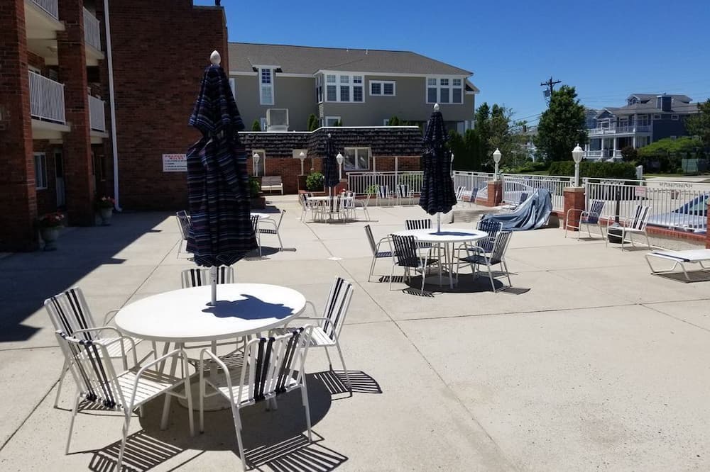 Photo of Outdoor in Admiral Estates