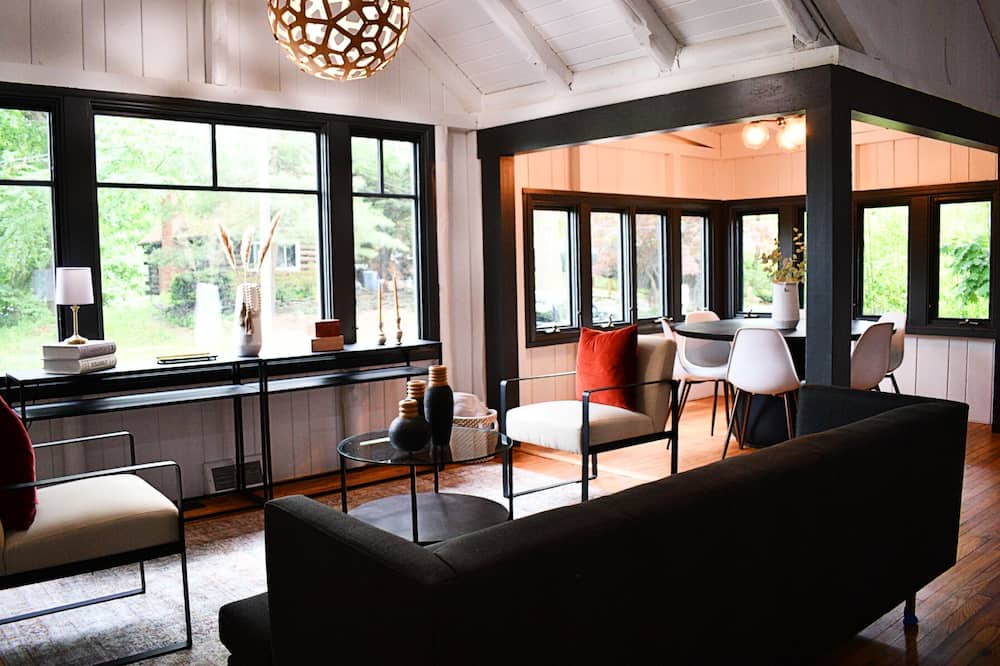 Photo of Livingroom in Hewitt