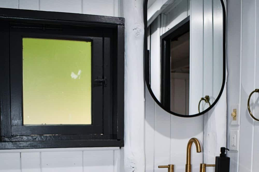 Photo of Bathroom in Hewitt