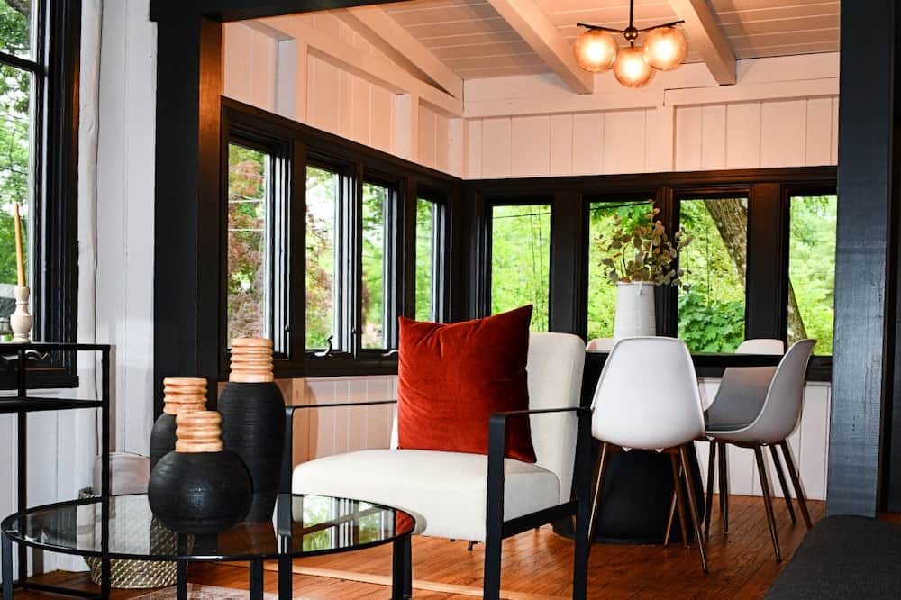 Photo of Livingroom in Hewitt