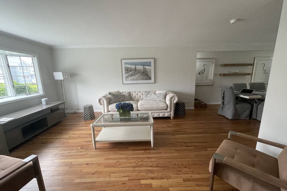 Photo of Livingroom in Spring Lake Heights