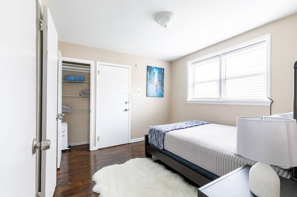 Photo of Bedroom in Kearny