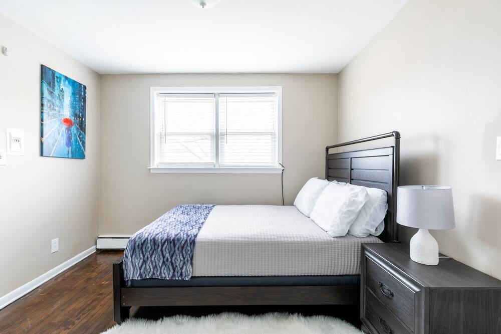 Photo of Bedroom in Kearny