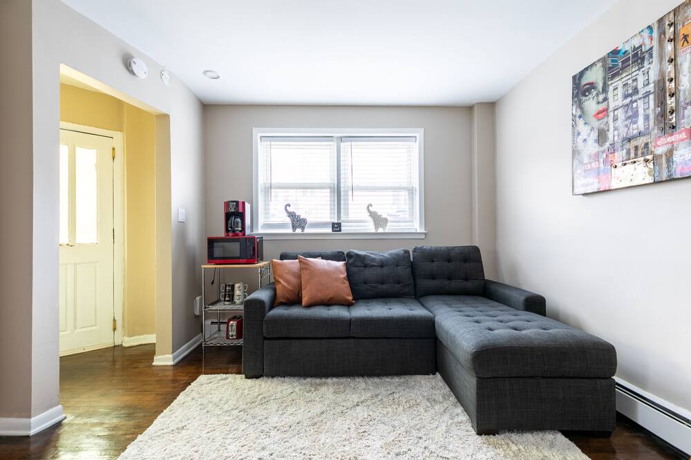 Photo of Livingroom in Kearny