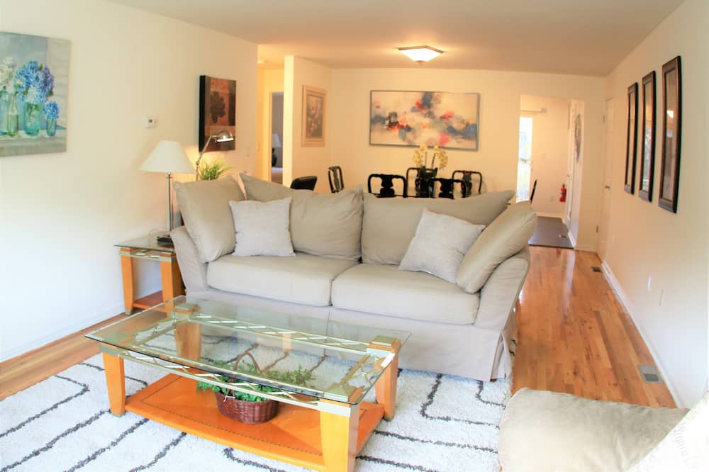 Photo of Livingroom in Bridgewater