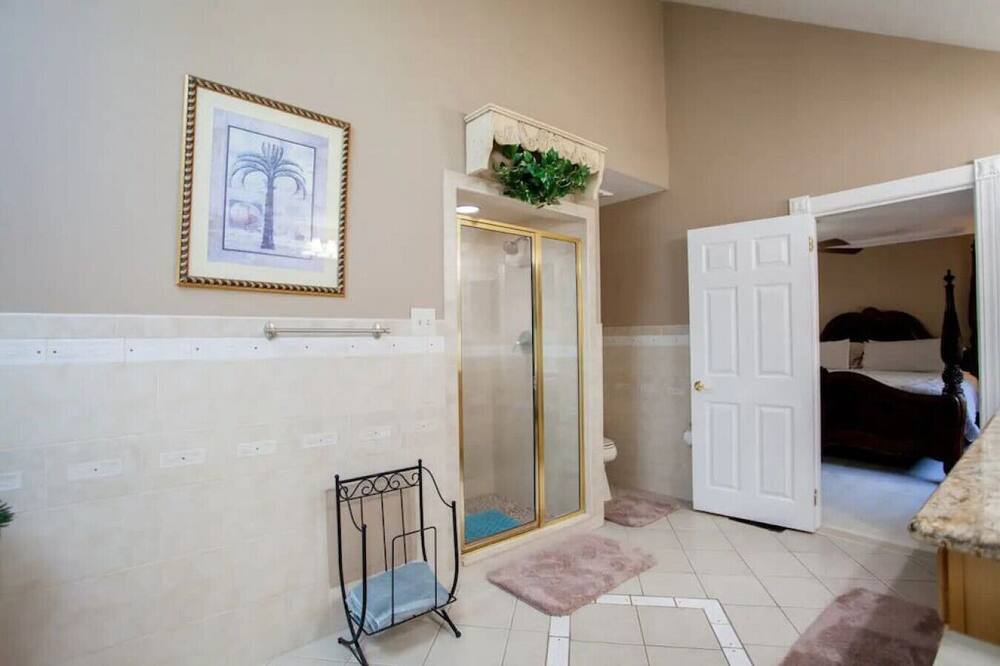 Photo of Bathroom in Newtown