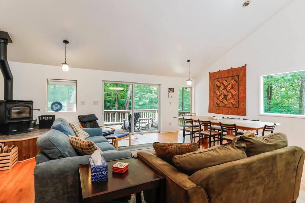 Photo of Livingroom in Berkeley Springs