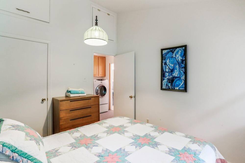 Photo of Bedroom in Berkeley Springs