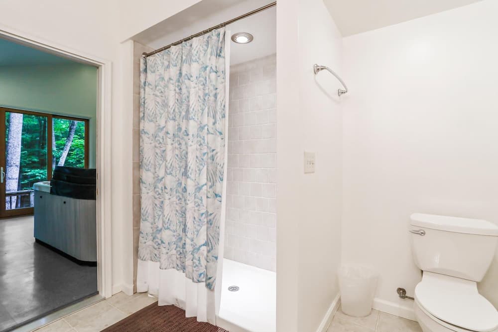 Photo of Bathroom in Berkeley Springs