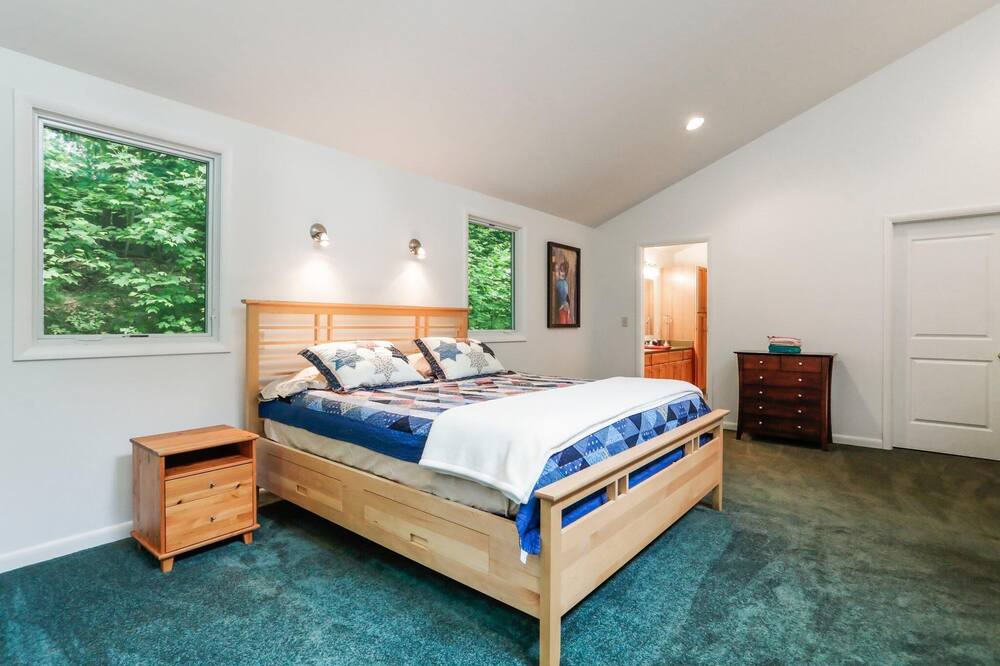 Photo of Bedroom in Berkeley Springs