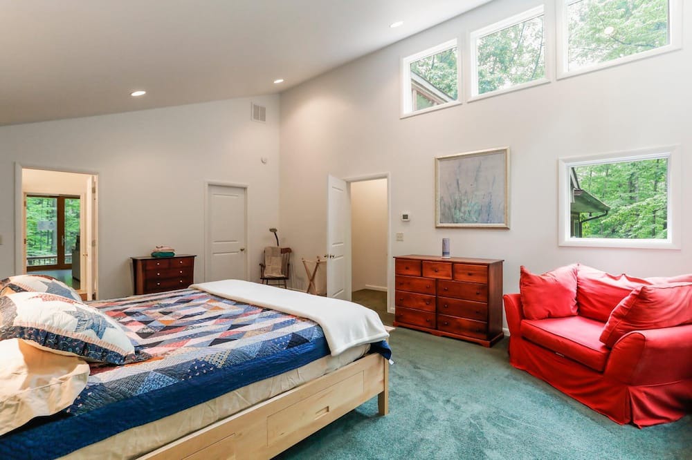 Photo of Bedroom in Berkeley Springs