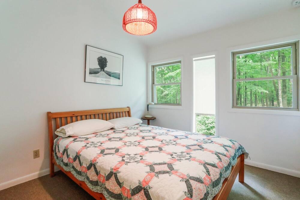 Photo of Bedroom in Berkeley Springs