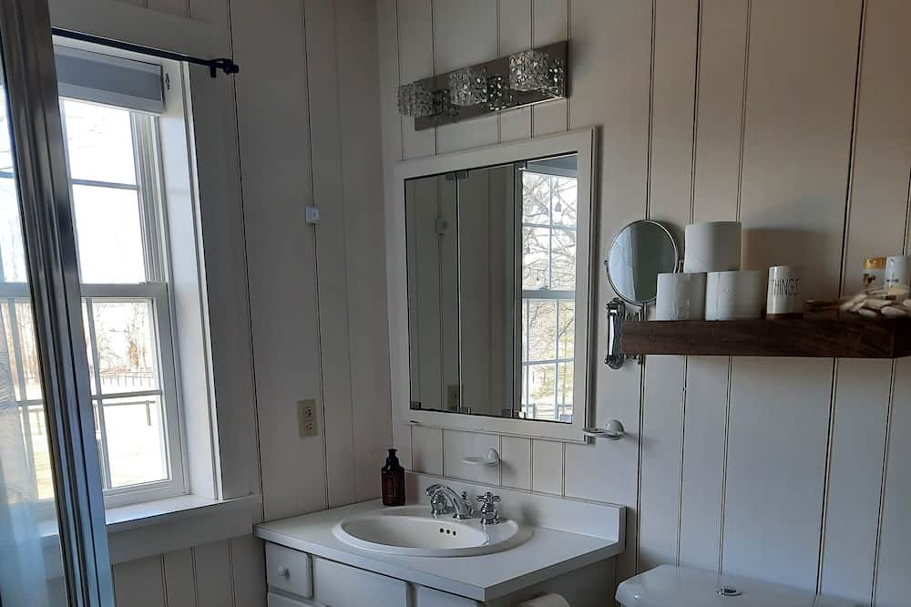 Photo of Bathroom in Steelville