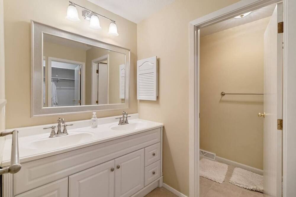 Photo of Bathroom in Middletown