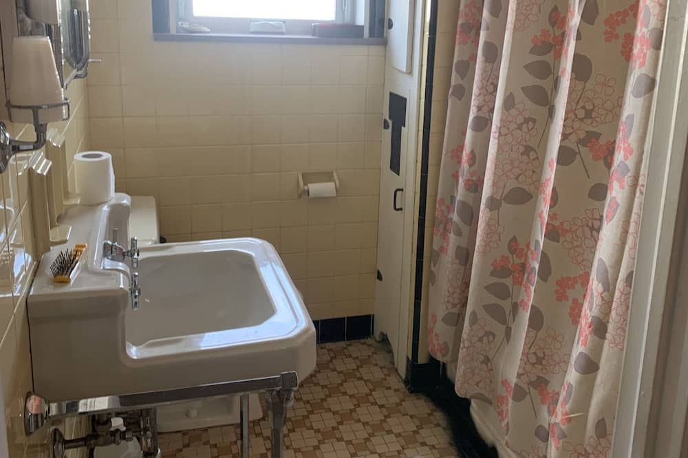 Photo of Bathroom in Carbondale