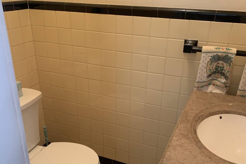 Photo of Bathroom in Carbondale