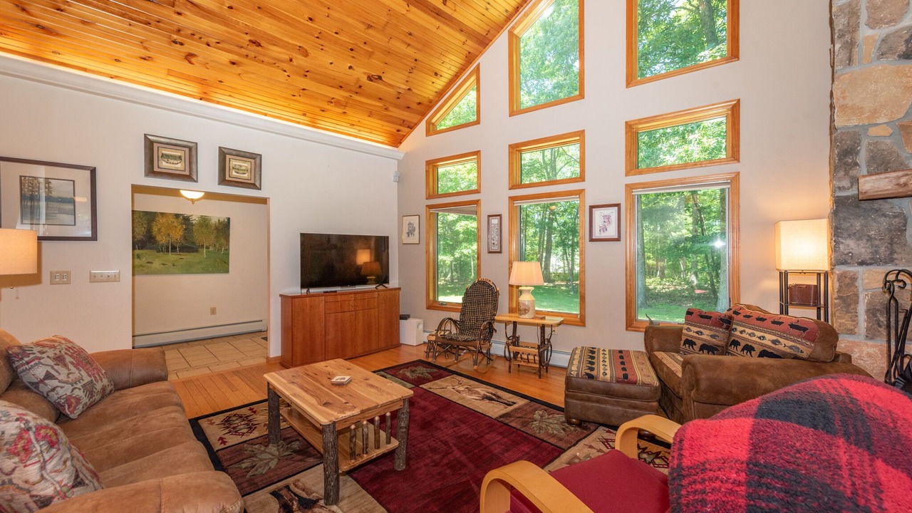 Photo of Livingroom in North Glade Hills