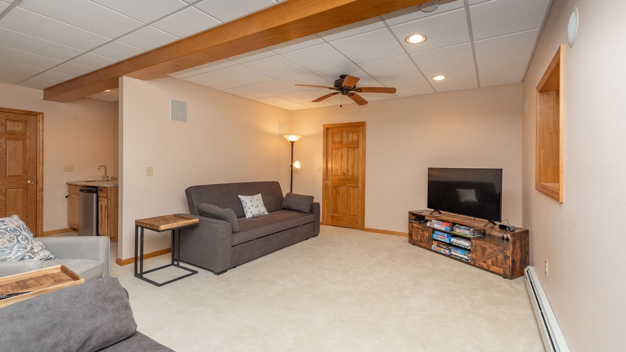 Photo of Livingroom in North Glade Hills