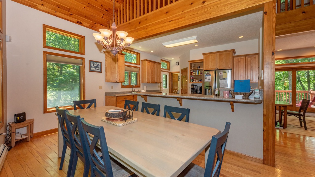 Photo of Livingroom in North Glade Hills