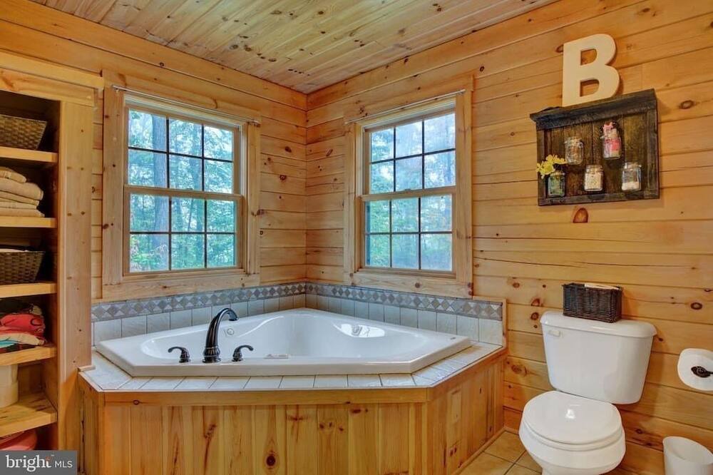 Photo of Bathroom in Orrtanna