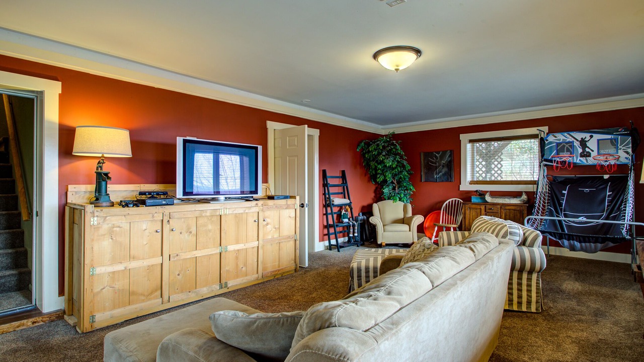 Photo of Livingroom in Seven Devils