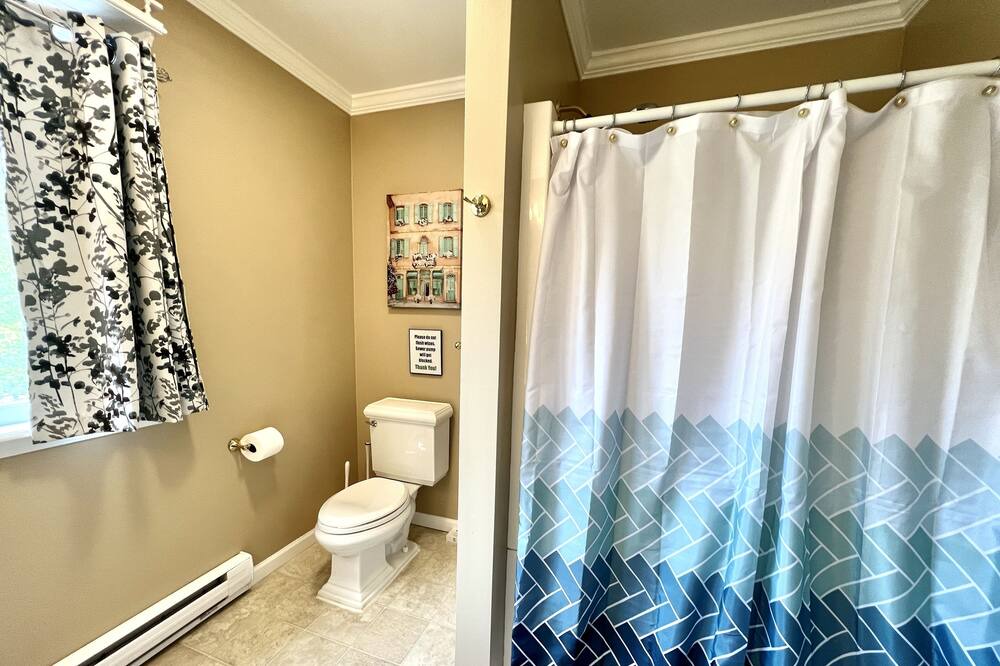 Photo of Bathroom in Lake Ariel