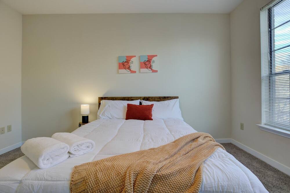 Photo of Bedroom in New Pathways