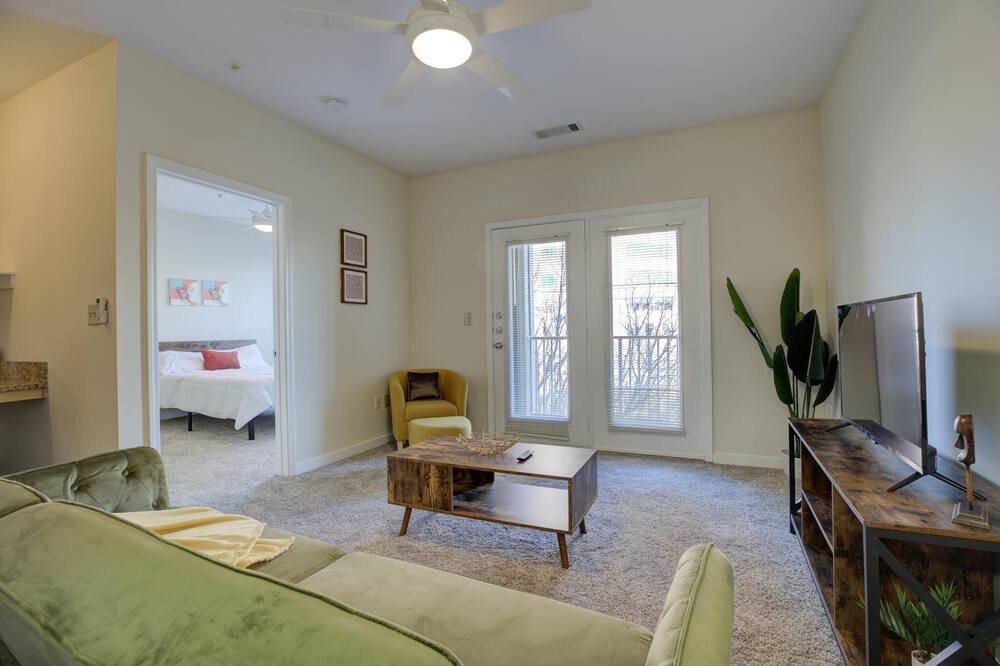Photo of Livingroom in New Pathways