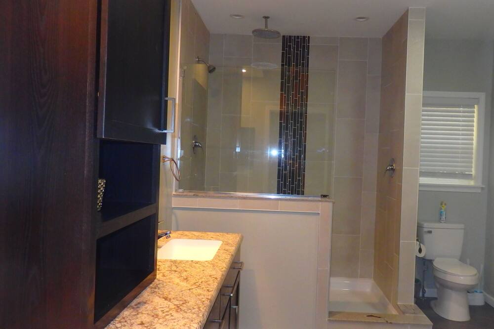 Photo of Bathroom in Treasure Lake