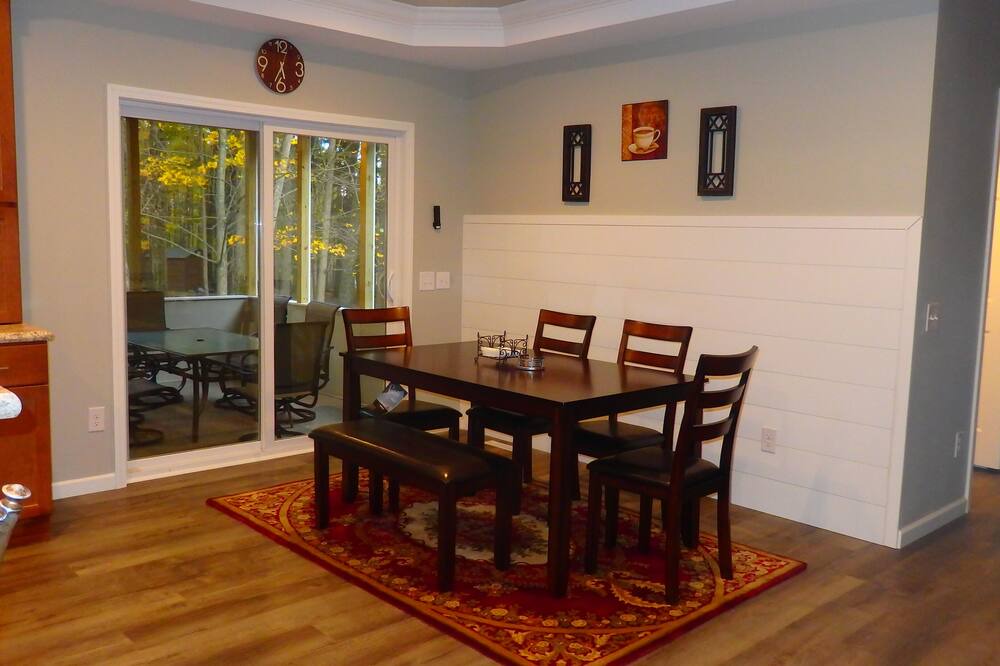Photo of Kitchen in Treasure Lake