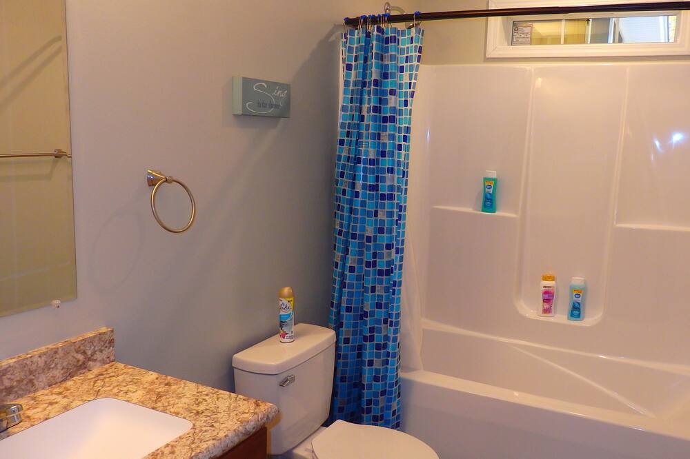 Photo of Bathroom in Treasure Lake