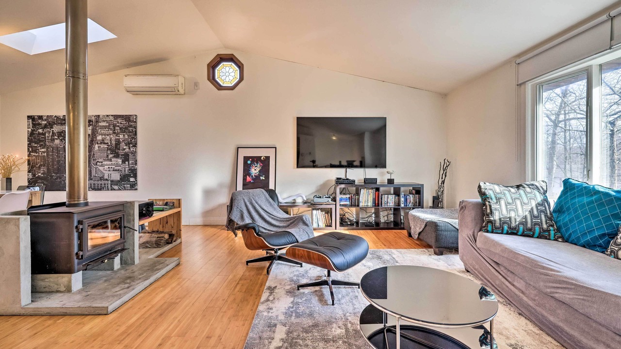 Photo of Livingroom in Tamiment