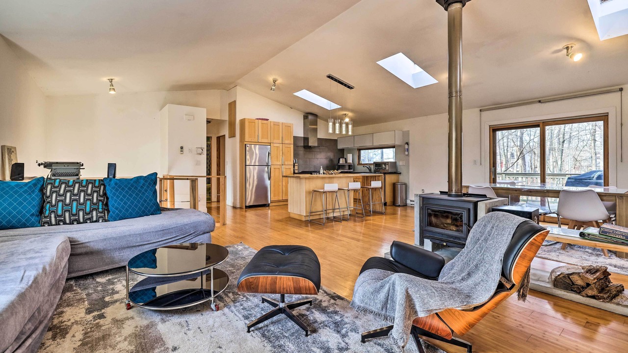 Photo of Livingroom in Tamiment